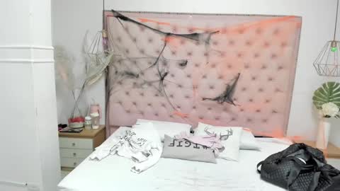 victoria_kitt online show from 10-22-25, 03:12