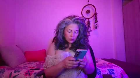 Victoria Lover online show from 12-19-25, 03:35