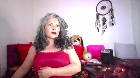 Victoria Lover online show from 01-13-26, 04:51