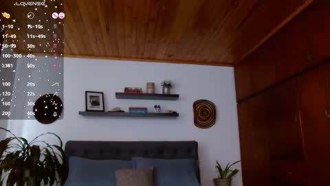 VICTORIA MARTELO online show from 10-23-25, 12:04