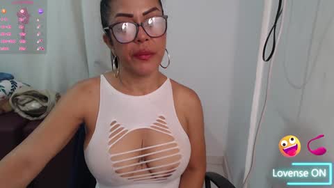 Snapshot of victoria_milf06 chatting on 12-12-24, 02:59 victoria online show from 12-12-24, 02:59