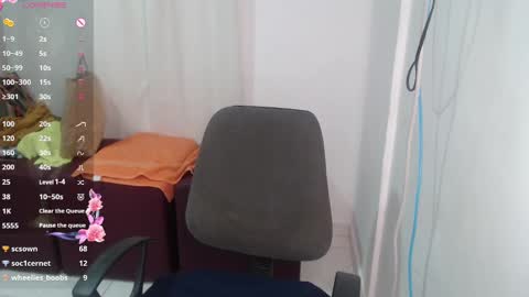 Snapshot of victoria_milf06 chatting on 02-17-25, 08:19 victoria online show from 02-17-25, 08:19