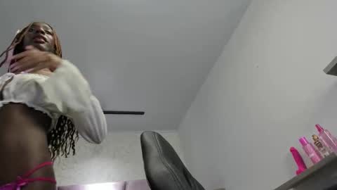 Vicky  online show from 10-23-25, 08:51