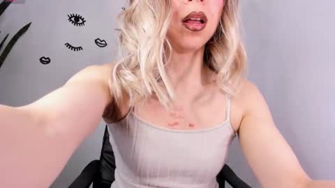 D A N I online show from 11-11-25, 06:52