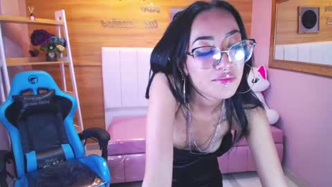 Victoria  online show from 01-25-25, 02:26
