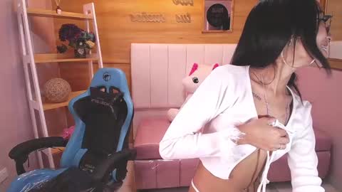 Victoria  online show from 01-29-25, 07:22