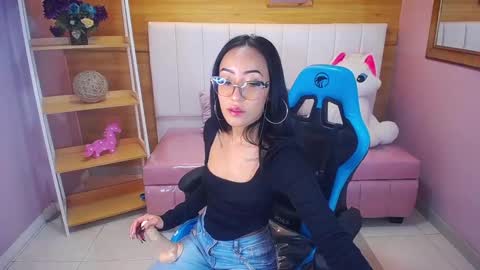 Victoria  online show from 02-10-25, 04:47