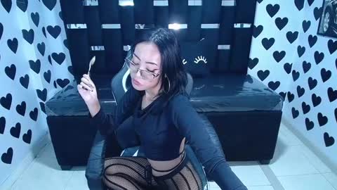 Victoria  online show from 02-12-25, 07:35