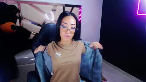 Victoria  online show from 03-01-25, 04:44