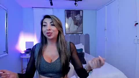 Snapshot of victoria_romanee chatting on 03-04-25, 04:49 Monica online show from 03-04-25, 04:49