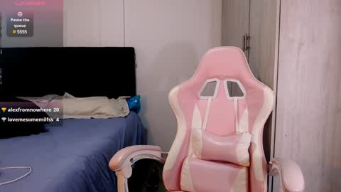 Snapshot of victoria_smile_ chatting on 02-09-25, 12:39 Victoria online show from 02-09-25, 12:39