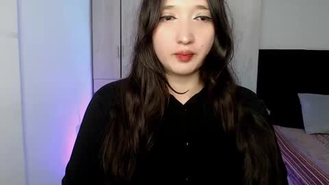 Snapshot of victoria_smile_ chatting on 10-19-25, 09:04 Victoria online show from 10-19-25, 09:04