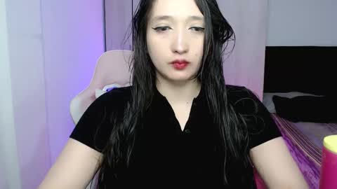 Snapshot of victoria_smile_ chatting on 11-17-25, 04:35 Victoria online show from 11-17-25, 04:35