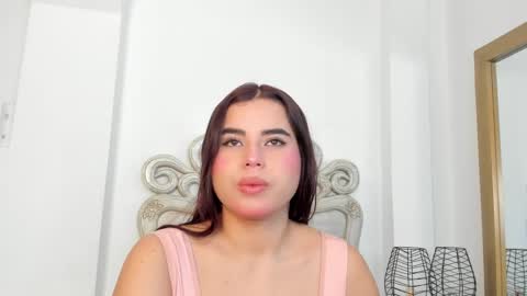 Snapshot of victoria_vallejo chatting on 02-24-25, 11:32 victoria  online show from 02-24-25, 11:32