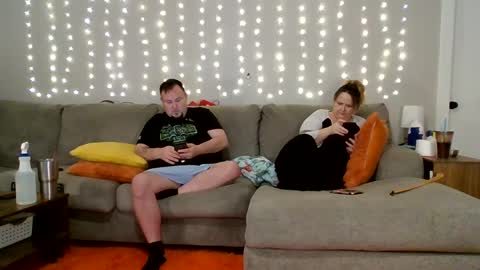 Victoria and Jesse online show from 02-15-25, 12:43