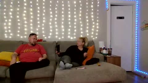 Victoria and Jesse online show from 03-10-25, 03:34