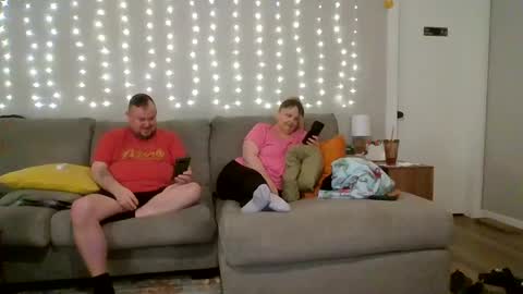 Victoria and Jesse online show from 10-02-25, 01:12