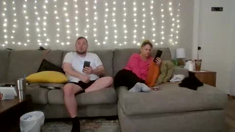 Victoria and Jesse online show from 10-22-25, 11:26