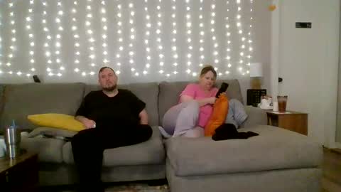 Victoria and Jesse online show from 11-09-25, 08:01