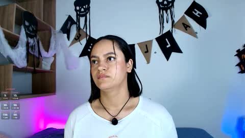 Snapshot of victoriablack_ chatting on 10-15-25, 10:48 Victoria online show from 10-15-25, 10:48