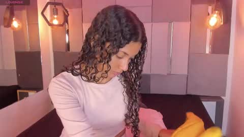 Snapshot of victoriaduarte chatting on 02-14-26, 08:49 Victoria online show from 02-14-26, 08:49