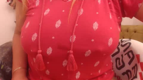 Snapshot of victoriagreyy chatting on 02-03-25, 04:14 victoriagreyy online show from 02-03-25, 04:14