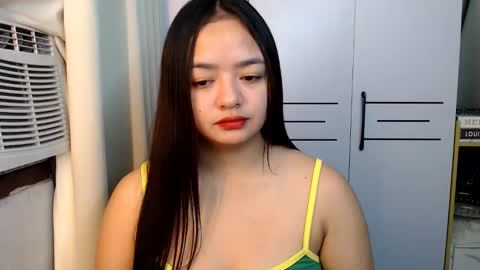 Snapshot of victoriaharper2 chatting on 12-16-25, 08:03 Victoria Harper online show from 12-16-25, 08:03