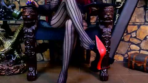 Victoria Heller online show from 11-06-25, 06:36