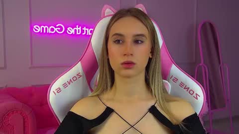 Victoria online show from 11-23-25, 06:13