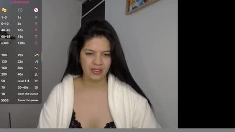 Snapshot of victorialg chatting on 10-27-25, 08:35 victorialg online show from 10-27-25, 08:35