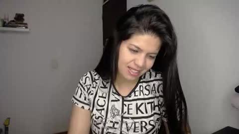 Snapshot of victorialg chatting on 11-13-25, 08:19 victorialg online show from 11-13-25, 08:19