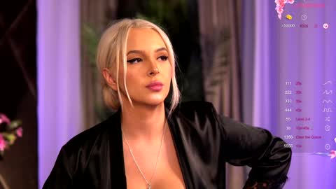 Snapshot of victoriamorrone chatting on 02-07-25, 02:04 Diddy online show from 02-07-25, 02:04