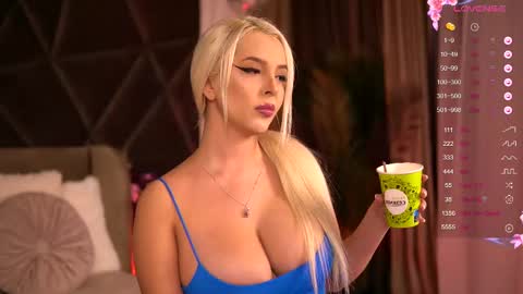 Snapshot of victoriamorrone chatting on 02-14-25, 11:10 Diddy online show from 02-14-25, 11:10