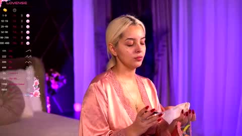 Snapshot of victoriamorrone chatting on 03-03-25, 05:20 Diddy online show from 03-03-25, 05:20