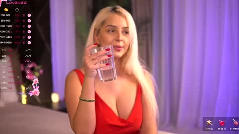 Snapshot of victoriamorrone chatting on 03-08-25, 10:43 Diddy online show from 03-08-25, 10:43