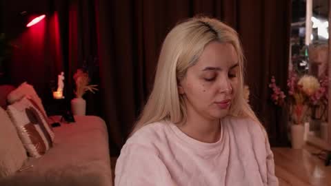 Snapshot of victoriamorrone chatting on 10-07-25, 06:16 Diddy online show from 10-07-25, 06:16