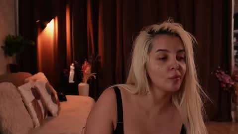 Snapshot of victoriamorrone chatting on 10-27-25, 07:29 Diddy online show from 10-27-25, 07:29