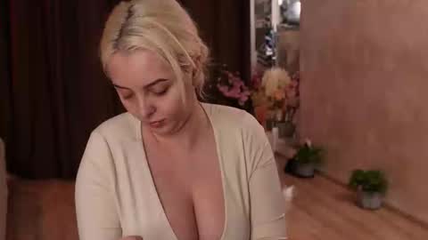 Snapshot of victoriamorrone chatting on 11-19-25, 09:37 Diddy online show from 11-19-25, 09:37