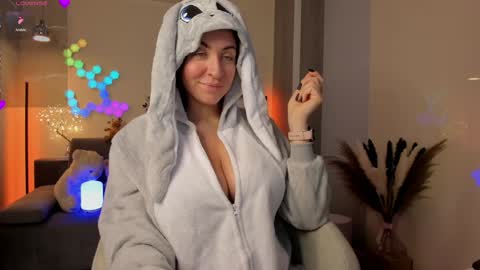 Snapshot of victorias_world chatting on 11-27-25, 05:37 Viktoria online show from 11-27-25, 05:37