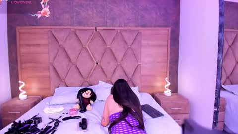 victoriasanz_ online show from 11-16-25, 05:35