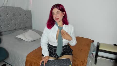 Snapshot of victoriathomponss chatting on 01-19-25, 04:46 Victoria online show from 01-19-25, 04:46