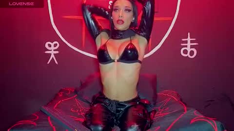 Victoria Vampire online show from 09-16-25, 10:33