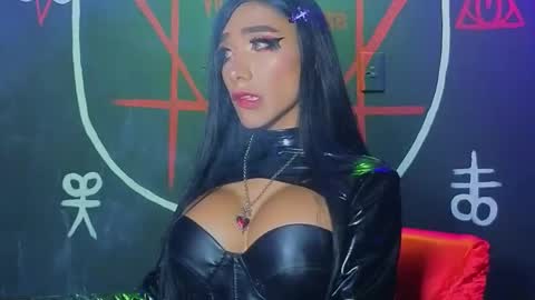 Victoria Vampire online show from 10-24-25, 05:37