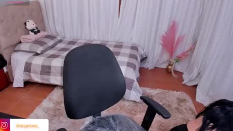 Snapshot of victoryyy__ chatting on 12-04-24, 04:49 V I C T O R I A online show from 12-04-24, 04:49