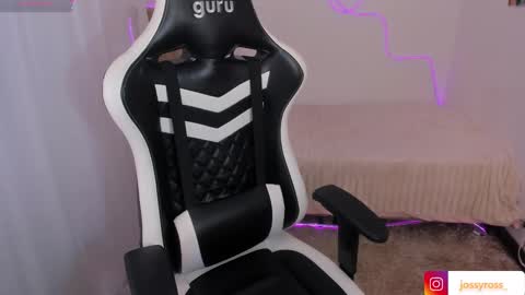 Snapshot of victoryyy__ chatting on 11-06-25, 07:48 V I C T O R I A online show from 11-06-25, 07:48