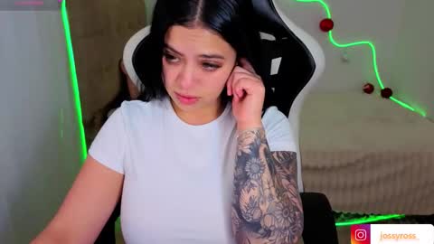 Snapshot of victoryyy__ chatting on 11-25-25, 07:14 V I C T O R I A online show from 11-25-25, 07:14