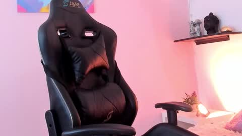 viictoria_rose online show from 12-01-25, 08:36