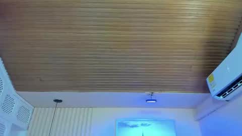 Viiolett online show from 10-02-25, 07:43