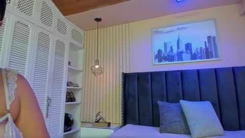 Viiolett online show from 11-28-25, 08:11