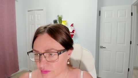 Ukrainian-woman online show from 12-02-24, 08:11